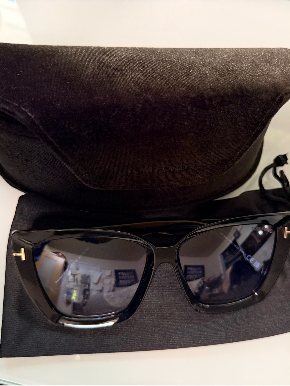Ford Black Oversized Cat-Eye Sunglasses with Gradient Lenses Tom Ford 920s
